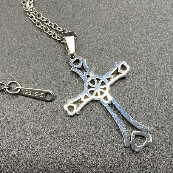 Stainless Steel Christian Cross On Chain Necklace - Picture 5 of 6